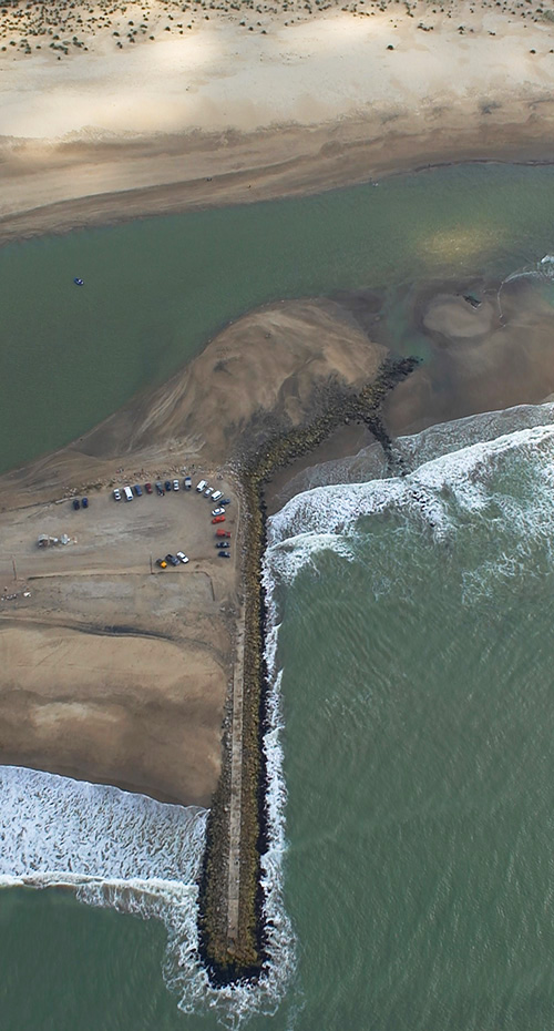 DONDE EL RÍO ABRAZA AL MAR