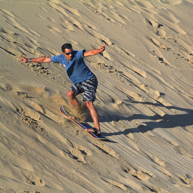 Sandboard al filo de las dunas