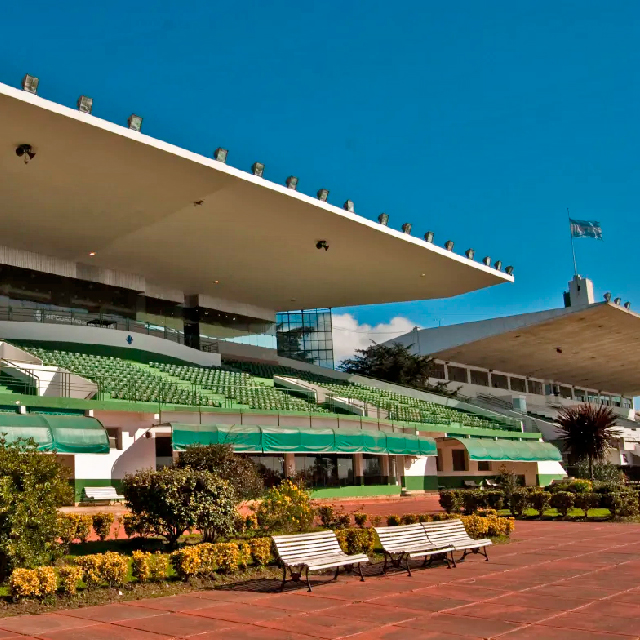 TURISMO DEPORTIVO EN LA CIUDAD DE LA PLATA